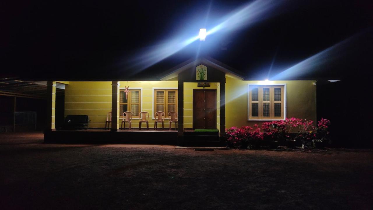 Kurumbalakotta Village Homestay *