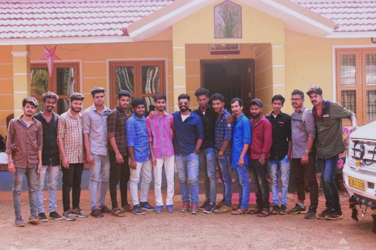 Kurumbalakotta Village Homestay *