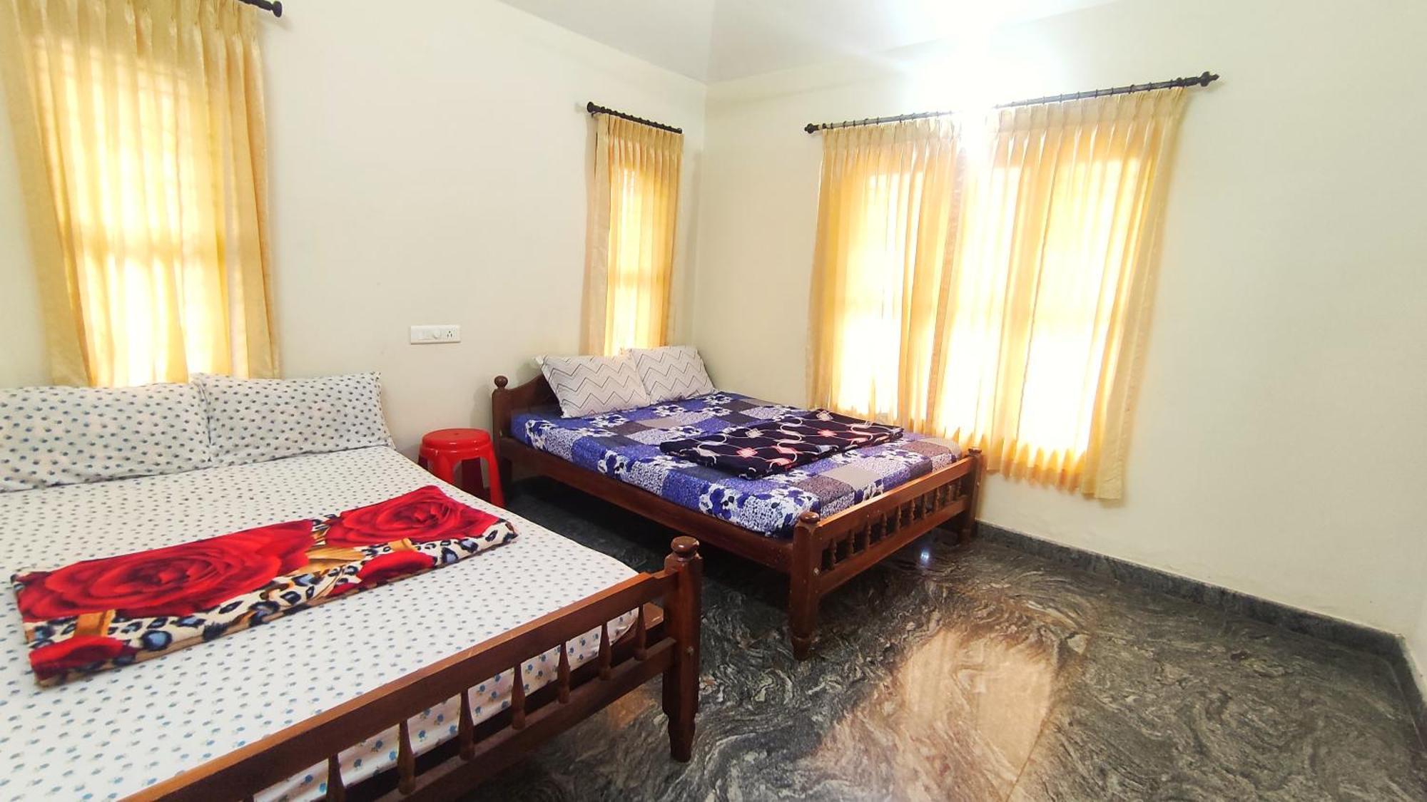 Kurumbalakotta Village Homestay *